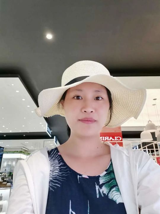 黄丽.jpg